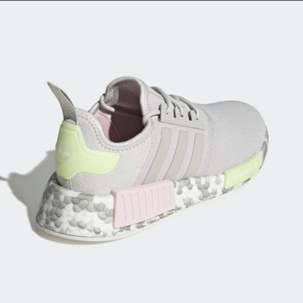NEW Adidas Originals NMD R1 Women's Running Shoes Size 8 - Picture 3 of 8